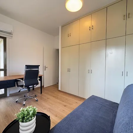 דירה Stasandrou Center *