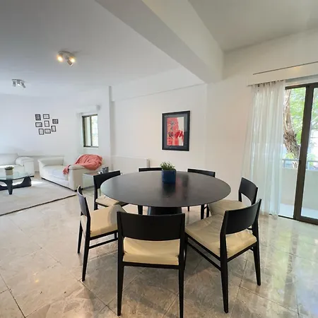 דירה Stasandrou Center