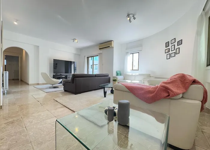 公寓 Stasandrou Center *